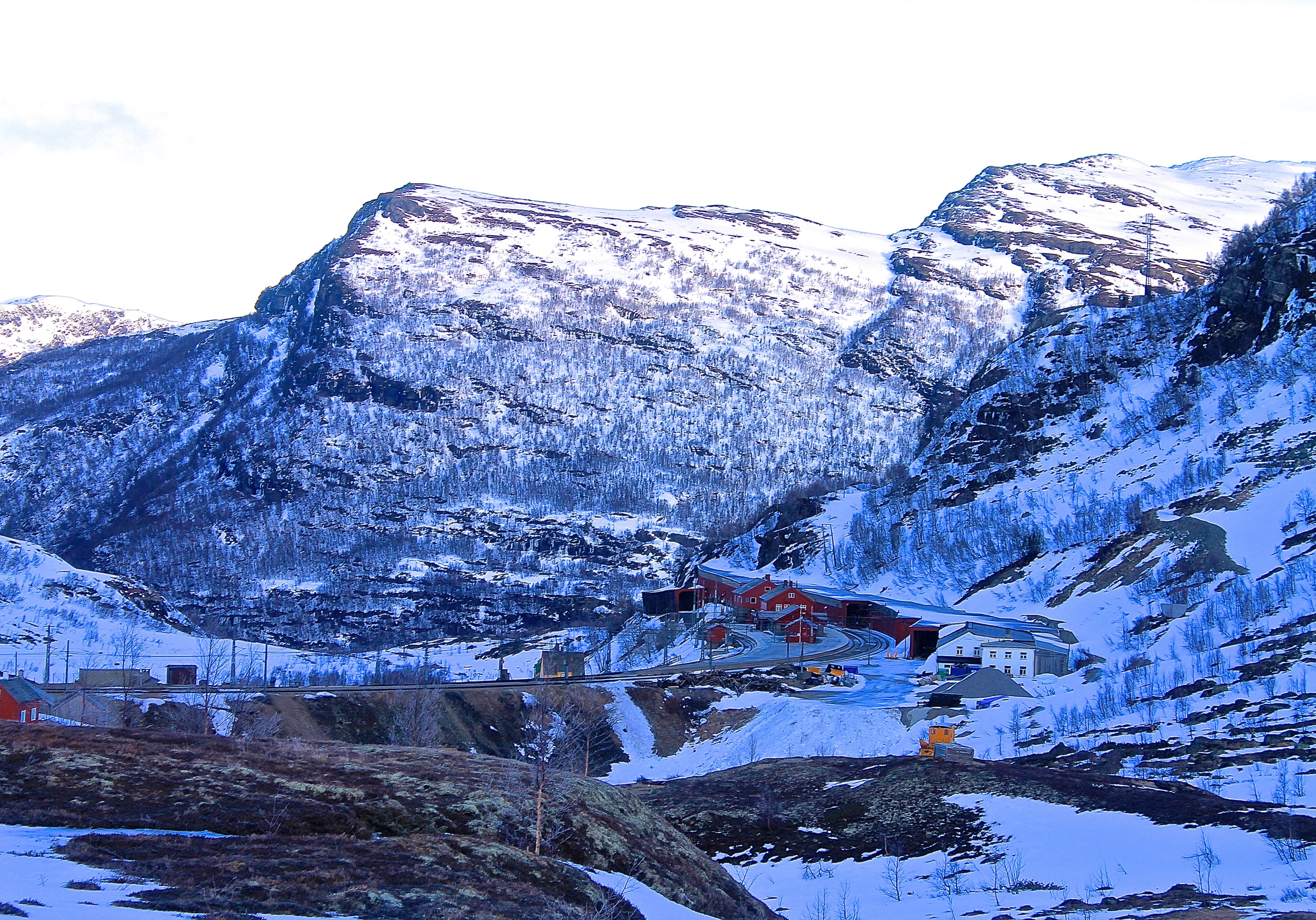 Vel nede på Myrdal stasjon markerer slutten på vår tur over Vossaskavlen.