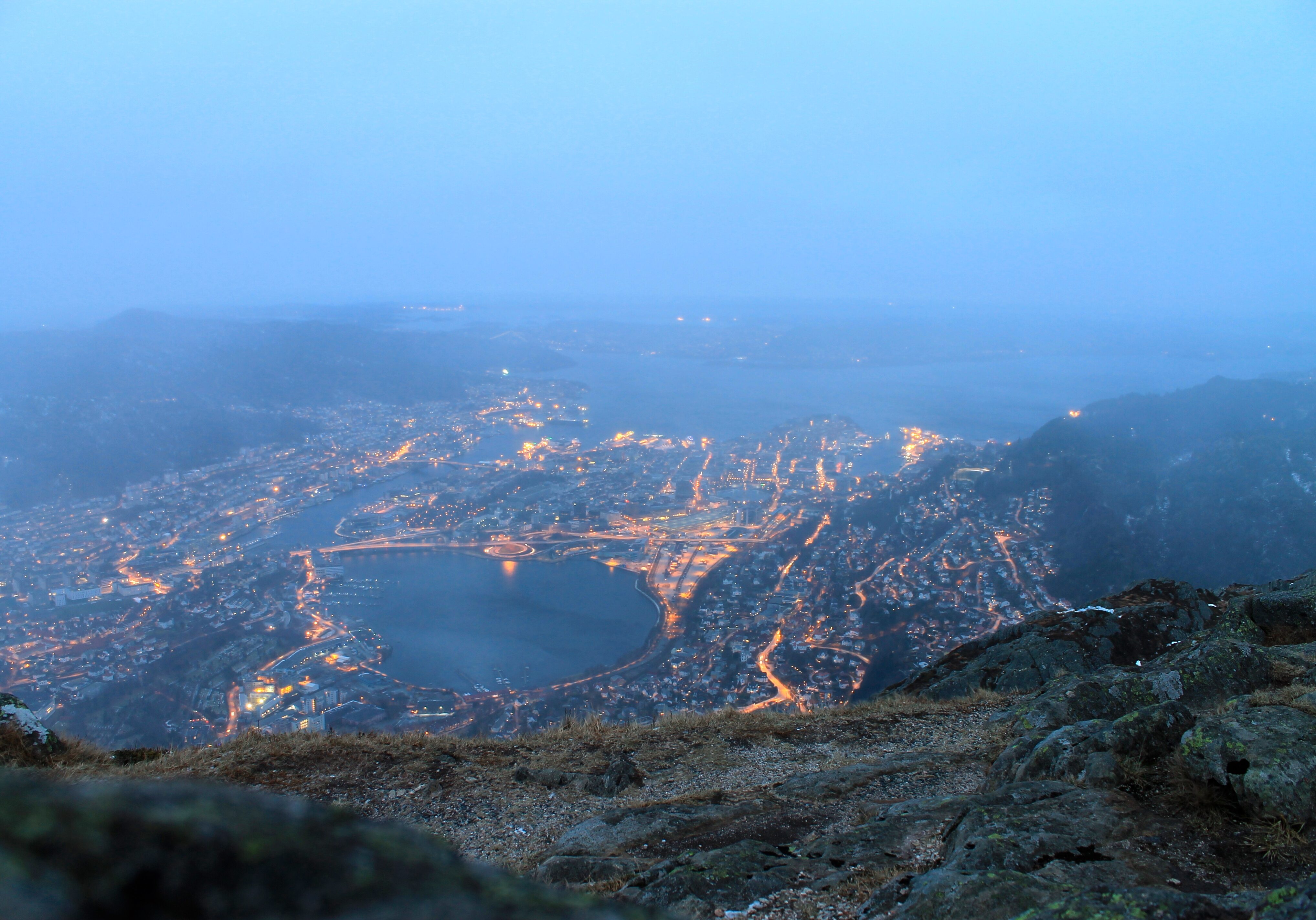 Utsikt fra Ulriken over Bergen sentrum.