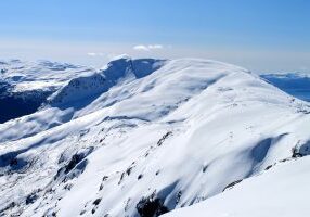 Oksen sett fra Ingebjørgfjellet. Ingebjørgfjellet er en fin avstikker fra Oksen.