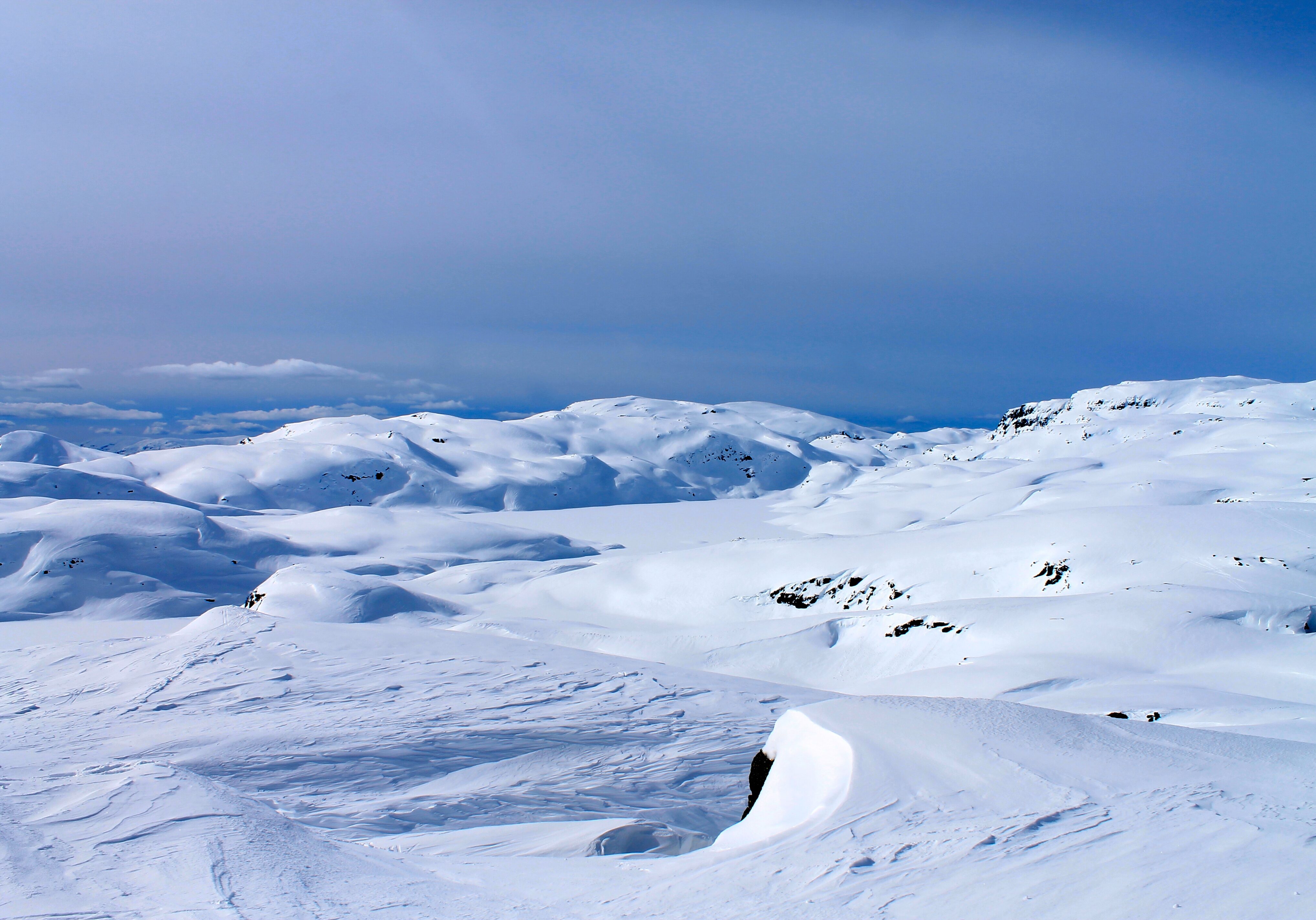 Myklavann, Fuglafjell og Fotasperrnuten sett fra Torefjell i Hardanger.