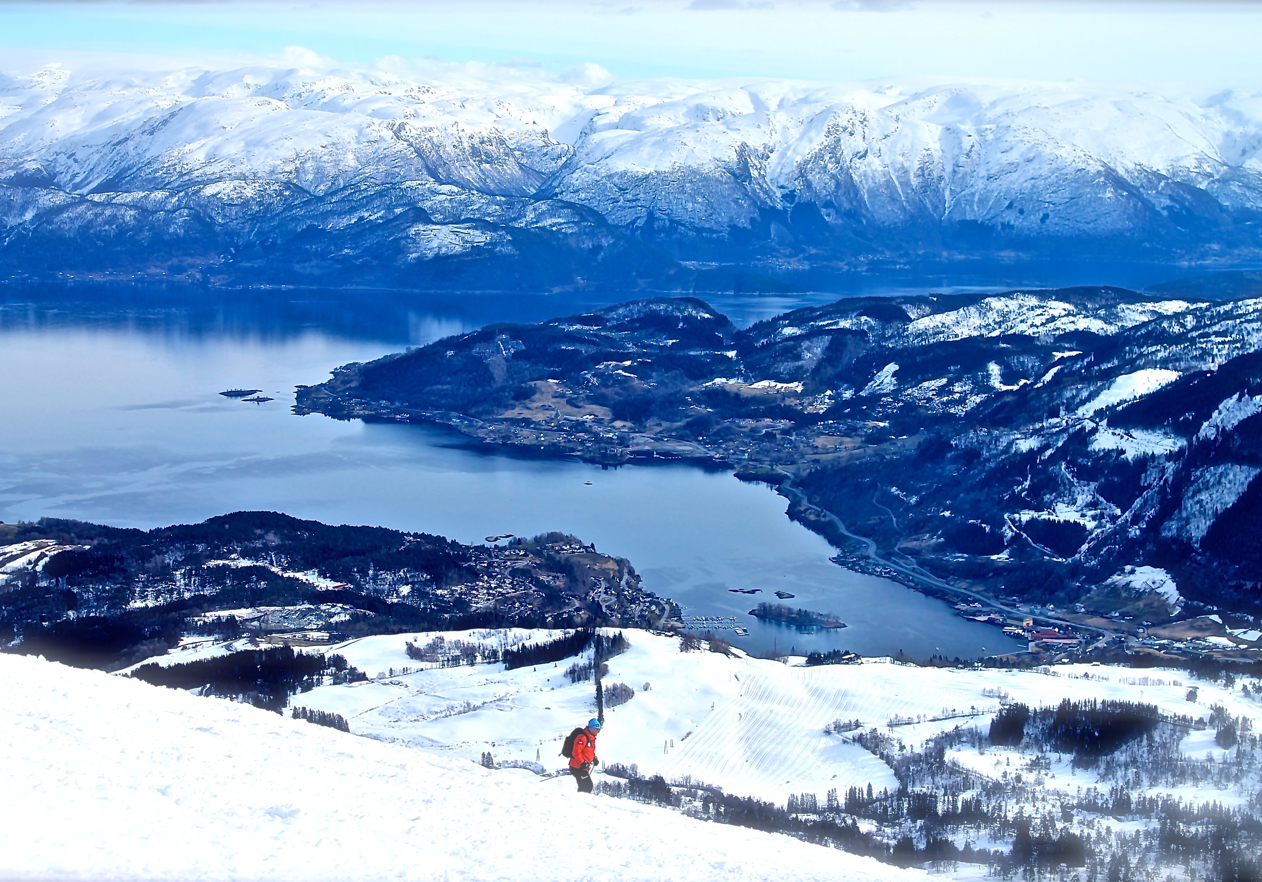 Nedkjøring fra Torefjell med utsikt mot Norheimsund