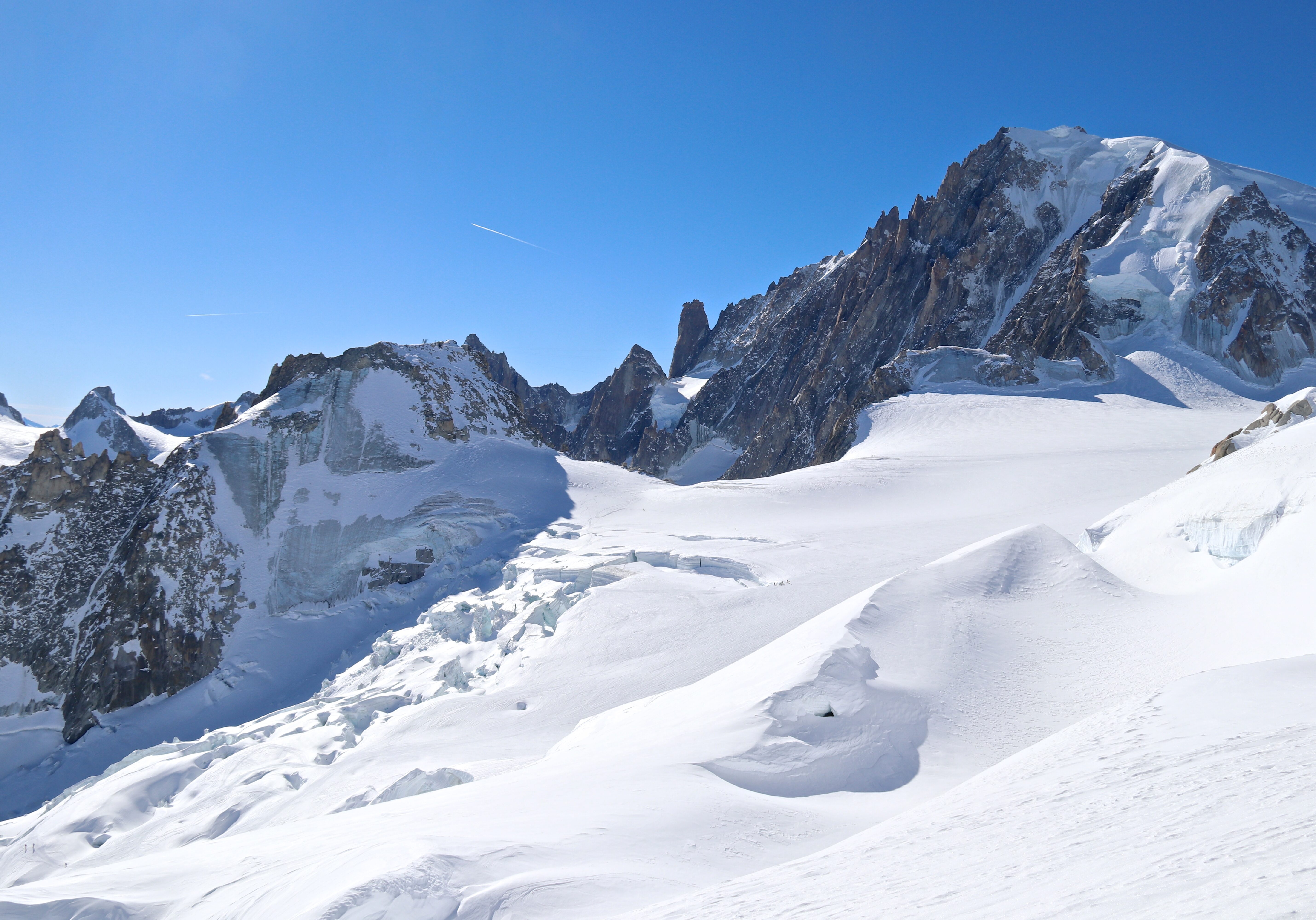 Vallée Blanche  med Mont Blanc du Tacul (4.248 moh) i bakgrunnen.