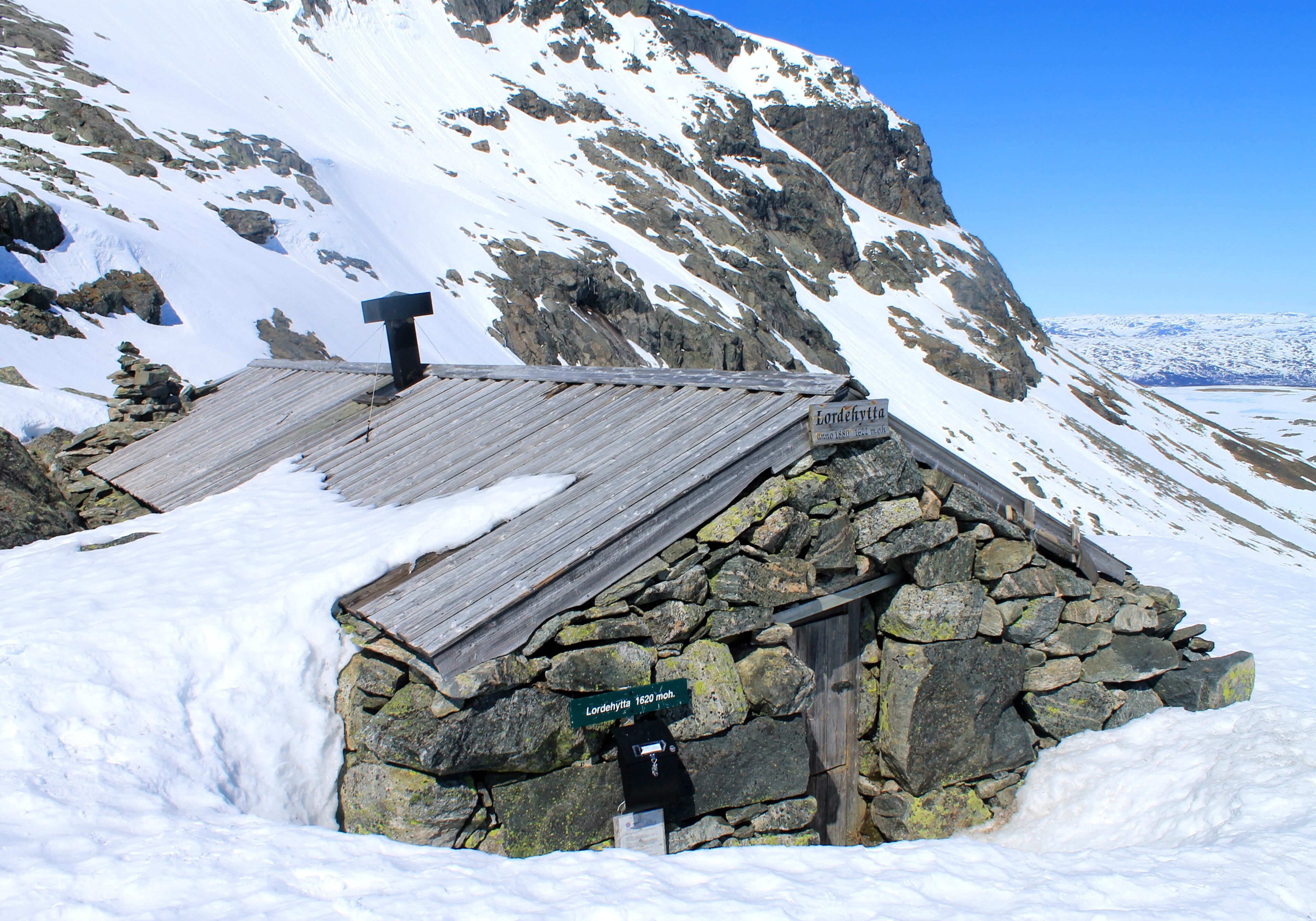 Lordehytta fra 1880 i Folarskardet 1.620 moh.