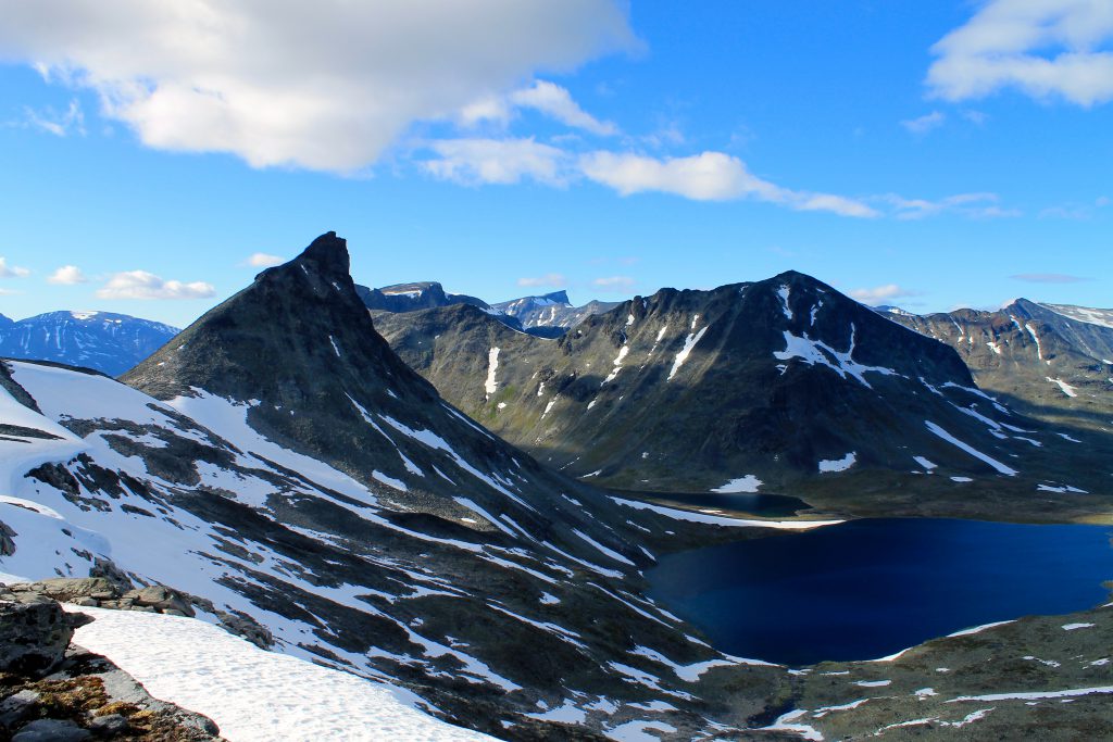 Kyrkja (2.032 moh) er en fin topptur midt i Jotunheimen.