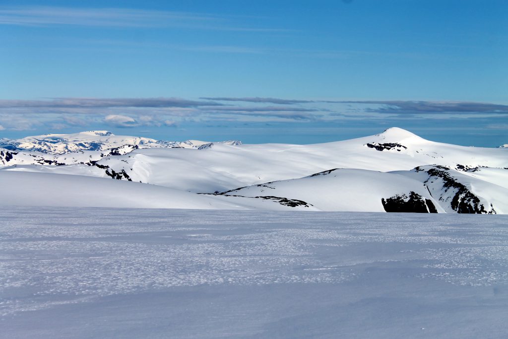 Utsikt mot Snønipa (1.827 moh).