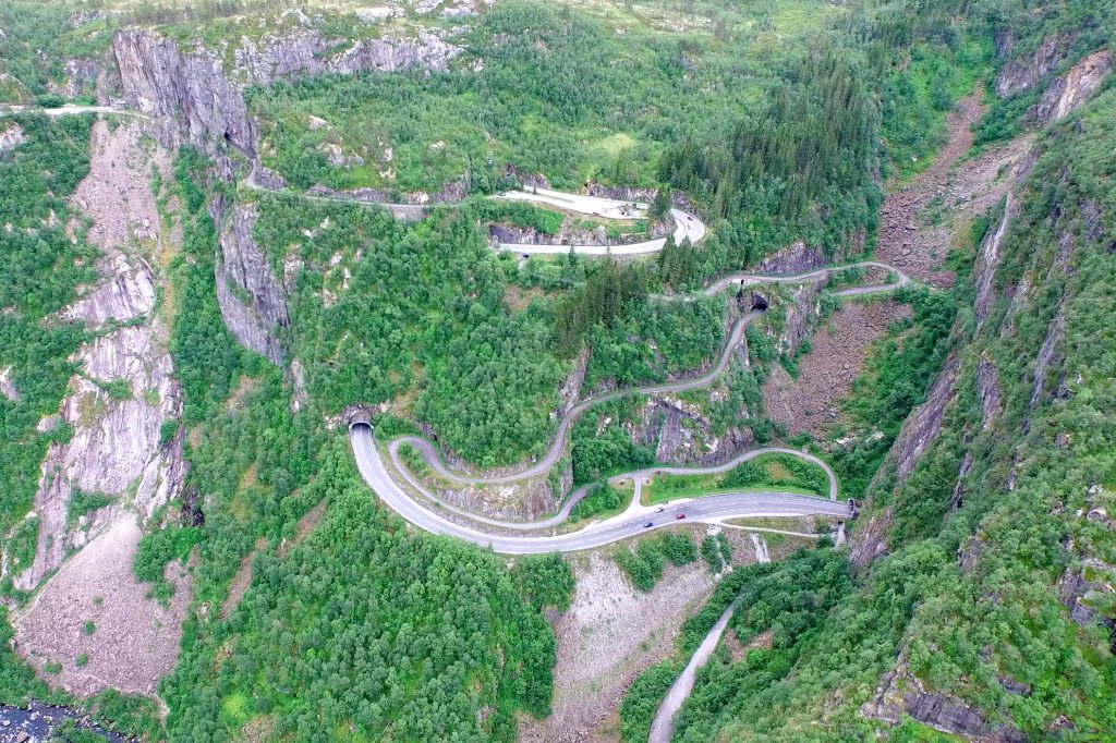 Måbødalen har vært en viktig ferdselsvei over Hardangervidda i århundre, noe den fremdeles er.